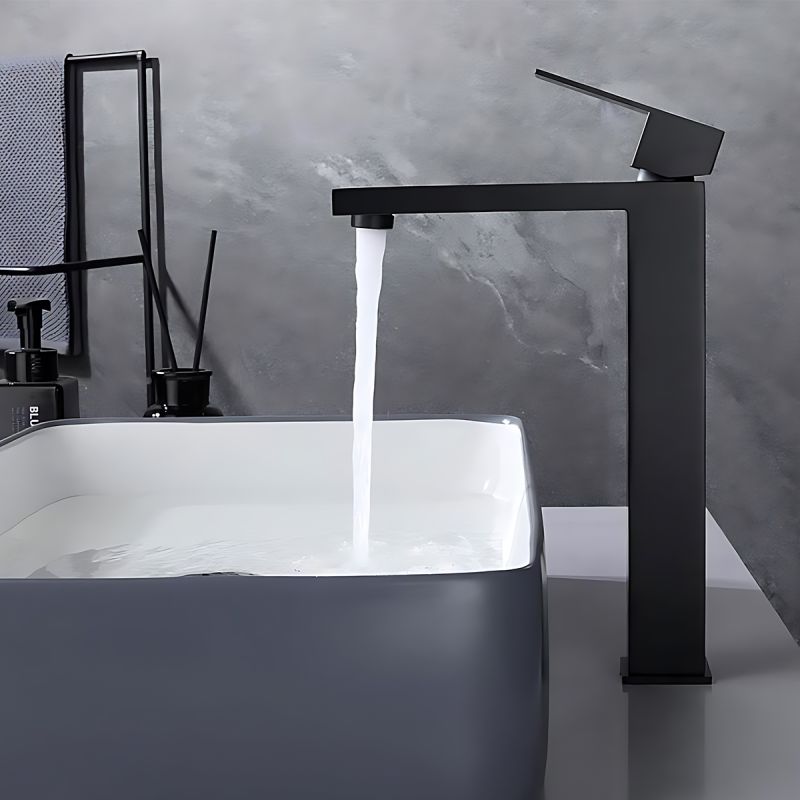 Baterie lavoar, perlator, montaj pe blat, Negru Mat, inaltime 30 cm, Mira