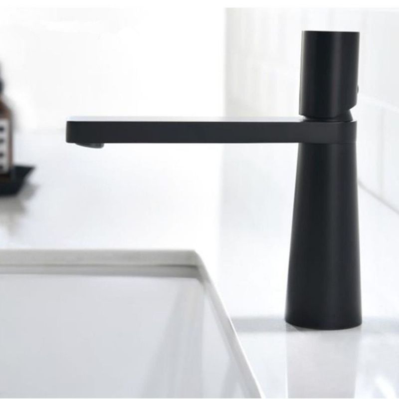 Baterie lavoar Pilar, Negru Mat, inaltime 18.5 cm, montaj pe lavoar