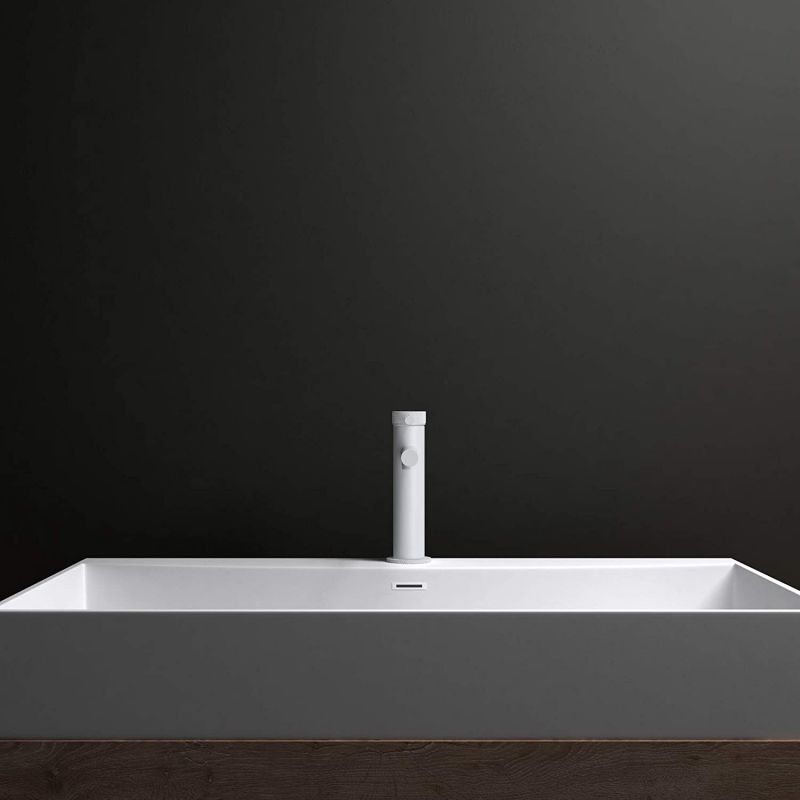 Baterie lavoar Tiona , montaj pe lavoar, finisaj Alb Mat, perlator aer, design deosebit