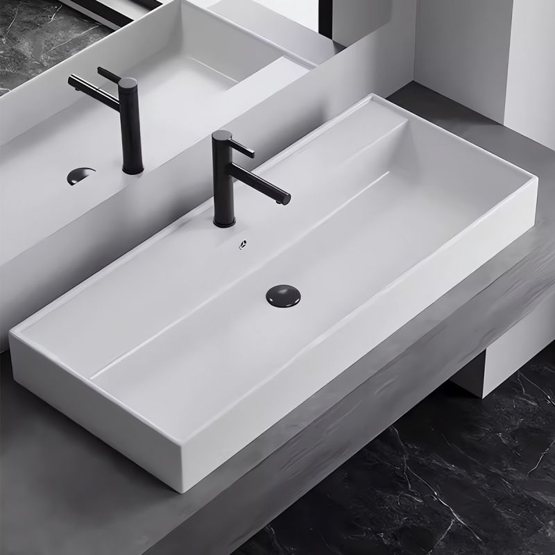 Lavoar montaj pe blat, Alb Lucios, 70-80x42-50 cm, cu gaura de baterie, ceramica sanitara, Azure